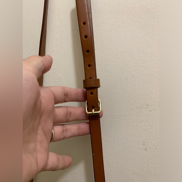 DOONEY & BOURKE Logo Medallion Crest Collection Wristlet Cream Brown Leather bag - Picture 11 of 13